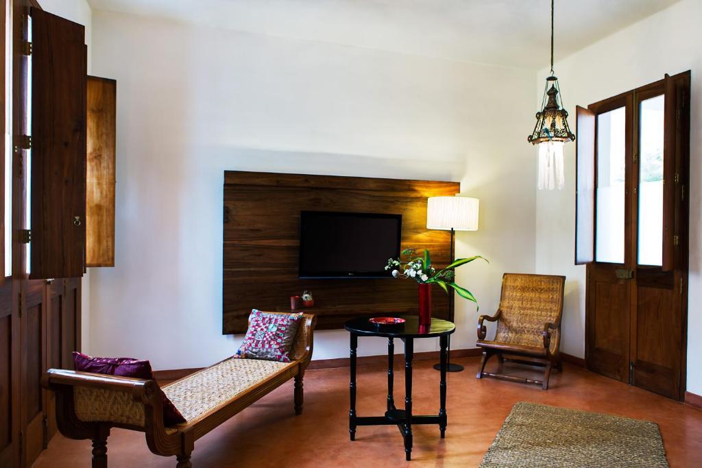Villa Shanti - Heritage Hotel For Foodies Pondicherry Exteriör bild